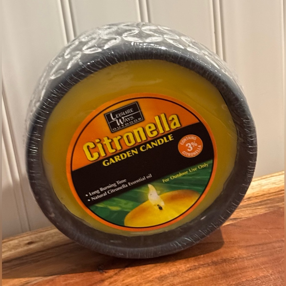 🔥Clearance- NIP Concrete Citronella Outdoor Candle Gray and White Patterned